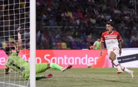 Estudiantes de La Plata venció a Central Córdoba y es el primer semifinalista del Torneo Clausura