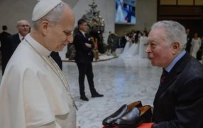 El zapatero de los Papas: León XIV “es un hombre sencillo. Quiso los zapatos solo negros”