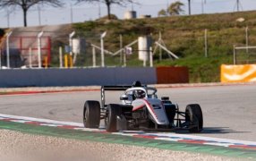 Eurocup-3: Balance positivo para el joven argentino Santino Panetta en las prácticas iniciales en Barcelona