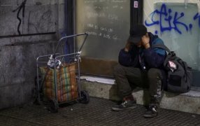 Observatorio de la Deuda Social: La pobreza bajó al 36,3% en el tercer trimestre, según la UCA