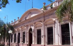 El Gobernador de Misiones, Hugo Passalacqua apartó de su cargo a la Directora de Turismo Social, luego del video viral