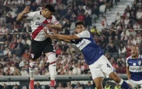 River Plate y cayó con Gimnasia y Esgrima La Plata por el Torneo Clausura y se fue silbado en la previa al Superclásico
