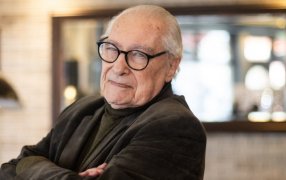Adiós a Rómulo Berruti, el hombre que llevó el cine a la TV y que hizo de las críticas de películas un hilván de historias bien contadas, tenía 88 años