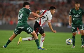 Torneo Apertura: El River Plate del Chacho Coudet dominó de punta a punta a Sarmiento de Junín y le ganó 2 a 0 en el Monumental
