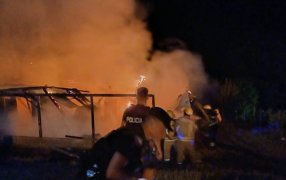 Un incendio destruyó por completo una vivienda en la localidad de El Soberbio