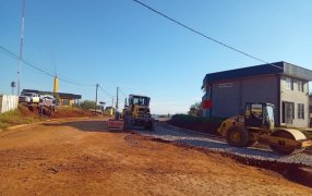 San Vicente: Avanzan trabajos de la Dirección Provincial de Vialidad en acceso a la Universidad Nacional del Alto Uruguay