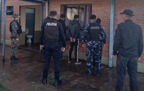 Misiones: Intentaron usurpar un lote de grandes dimensiones, hay cuatro detenidos, vehículos secuestrados y celulares investigados