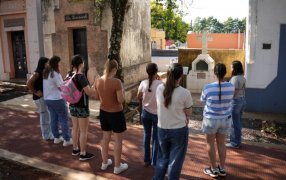 El Circuito Histórico Cultural en el Cementerio de Apóstoles se vivió con gran significado en Semana Santa