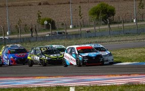 Turismo Pista en La Pampa: Luciano Viana cerró un positivo fin de semana en el noveno puesto de la carrera final de la Clase 3 en Autódromo de Toay