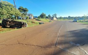 Despiste sobre la Ruta Provincial Nº 2, en jurisdicción del Municipio misionero de Itacaruaré, dejó varios lesionados