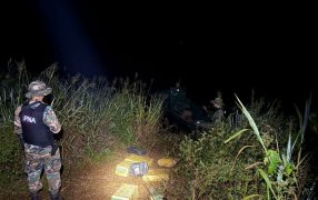 Prefectura Naval Argentina incautó 450,6 kilos de estupefacientes en un operativo realizado durante tareas de patrullaje y vigilancia en la localidad misionera de Montecarlo