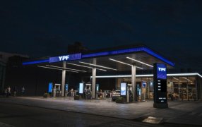 Lo mantendrá estable por 45 días: YPF, ya rige el ajuste del 1% en el precio de los combustibles, pero aplicará "buffer"