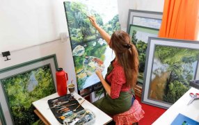 Posadas: “Mi amada tierra” se inaugura en el museo Juan Yaparí, la primera muestra de óleos de Mónica Fabiana Sánchez