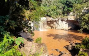 Misiones: Un joven de 25 años oriundo de Buenos Aires falleció mientras nadaba en el Salto Golondrinas en la localidad de San Vicente