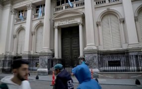 Mercado cambiario: El BCRA vendió reservas por cuarto día seguido y coronó su peor balance semanal en dos meses y medio