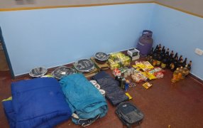 Misiones: Detuvieron a dos delincuentes de 18 y 20 años que robaron mercaderías en un comercio de San Pedro, también una motocicleta fue secuestrada por falta de documentación y para averiguar su procedencia