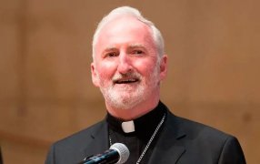 Asesinan a obispo católico en Estados Unidos