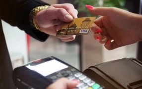 Usuarios reportan problemas con el servicio de tarjetas de crédito y débito