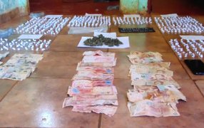 La Policía de Misiones detuvo a una pareja en la ciudad de Eldorado con casi 800 dosis de cocaína y marihuana