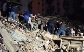 El número de muertos en Turquía y Siria supera los 1.300 tras el devastador terremoto