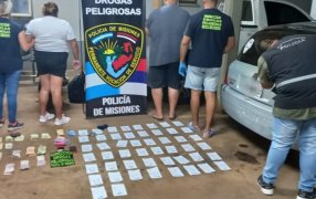 Detuvieron en Posadas a una pareja de narcodeliverys con cincuenta dosis de cocaína