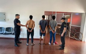 Apóstoles: Fueron detenidos por causar disturbios en la vía pública