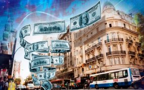 La brecha supera el 107%: El dólar blue no encuentra techo, salta otros 8 pesos y quiebra un nuevo récord histórico, el martes