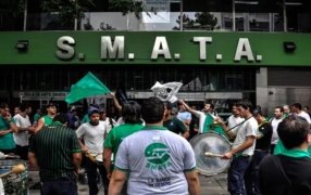 Queja al Gobierno: SMATA advirtió que automotrices podrían suspender personal por falta de insumos importados