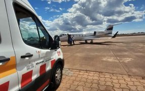 Misiones: Trasladaron en un vuelo sanitario hacia el Hospital Garrahan a un niño de la ciudad de Leandro N. Alem para una intervención neuroquirúrgica