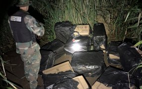 Prefectura Naval secuestró un cargamento de cigarrillos ilegales en Misiones