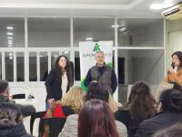 Apóstoles reunió al secto