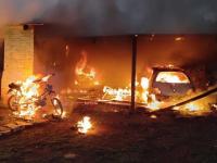 Incendio destruyó una viv