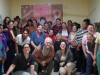 Con compromiso y sensibil