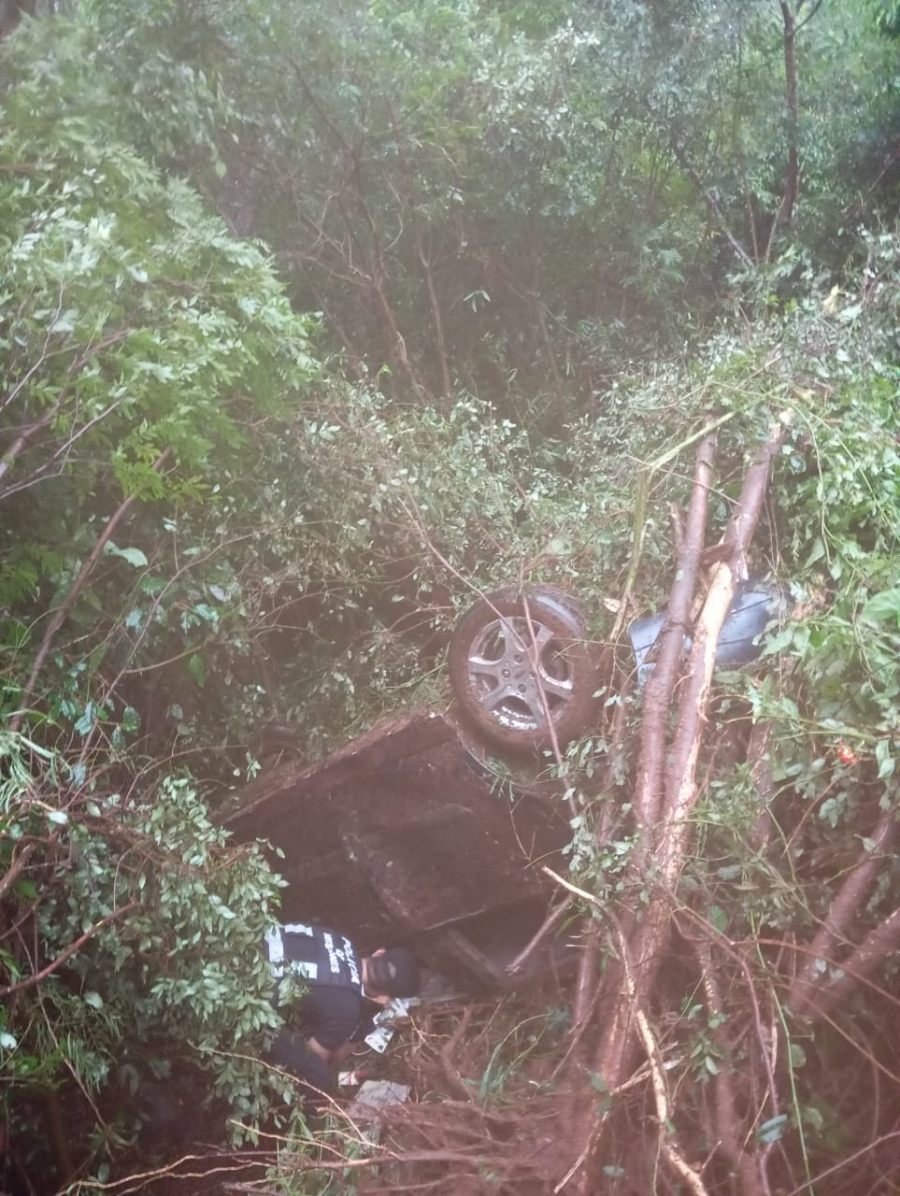 Misiones: Despiste sobre la Ruta Provincial N° 103, dos personas resultaron heridas luego de que el vehículo perdiera el control