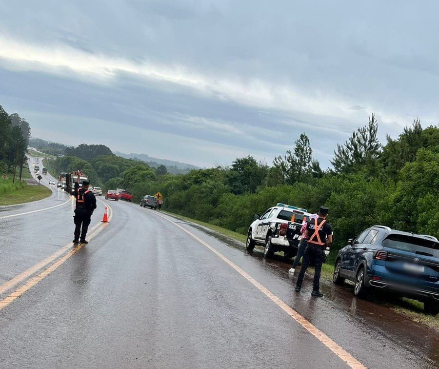 Colisión entre dos automóviles sobre la Ruta Nacional N° 14 dejó un conductor lesionado en la localidad misionera de Dos de Mayo