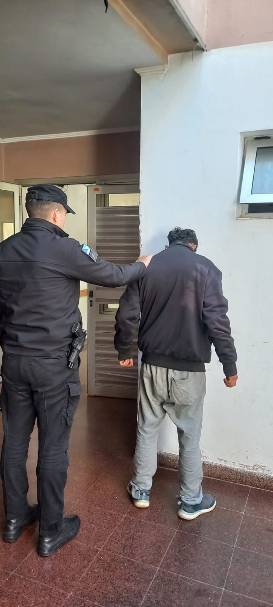 Posadas: Intentó robar una motocicleta a punta de cuchillo y terminó detenido tras una persecución policial