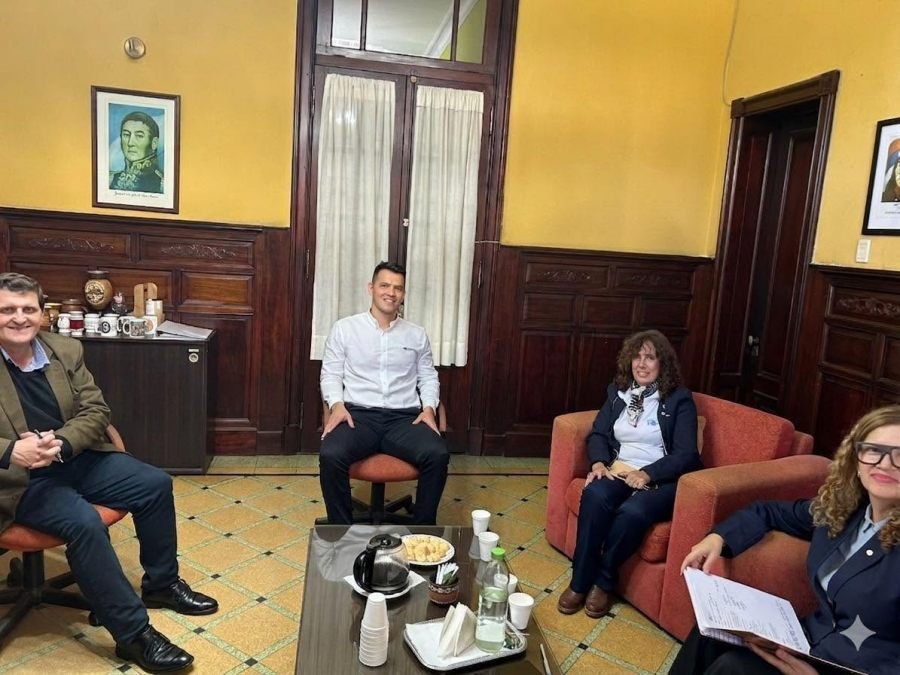Nuevas líneas de créditos con tasa bonificada, adhesión a los Ahora Misiones y sucursal en la localidad de Comandante Andresito en el temario de la reunión con representantes de Banco de la Nación Argentina