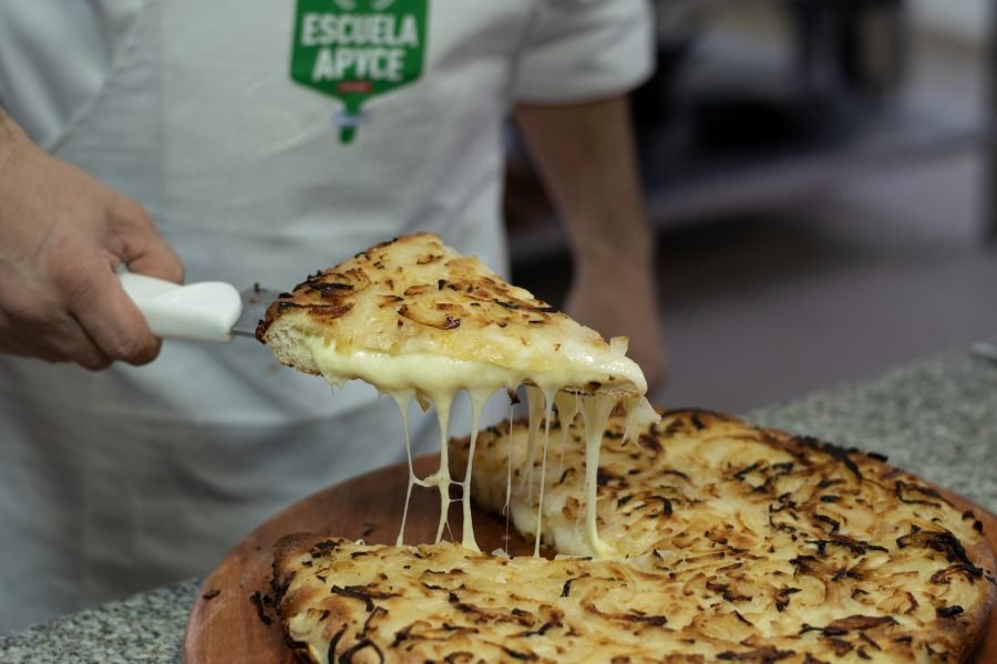 9 de Febrero: APYCE celebra el Día Internacional de la Pizza con una degustación masiva solidaria frente al Obelisco
