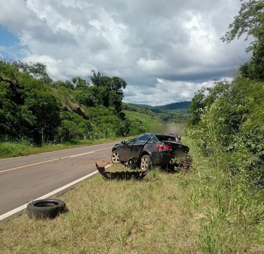 Misiones: Despiste en Ruta Nacional Nº 14, el vehículo salió de la calzada y terminó detenido en la banquina dejando a una familia con lesiones a evaluar