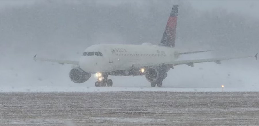 Al menos nueve mil vuelos afectados en Estados Unidos por las intensas nevadas que azotan a varias regiones del país