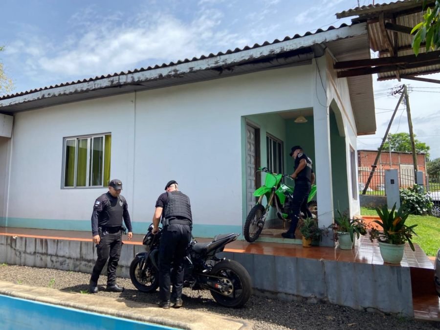 Misiones: Allanaron una vivienda y secuestraron dos motocicletas de alta cilindrada por maniobras peligrosas en el Municipio de San Antonio