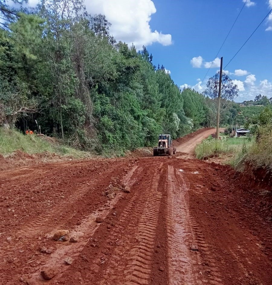 Misiones: Intenso despliegue de la Dirección Provincial de Vialidad en caminos terrados del centro y norte de la provincia