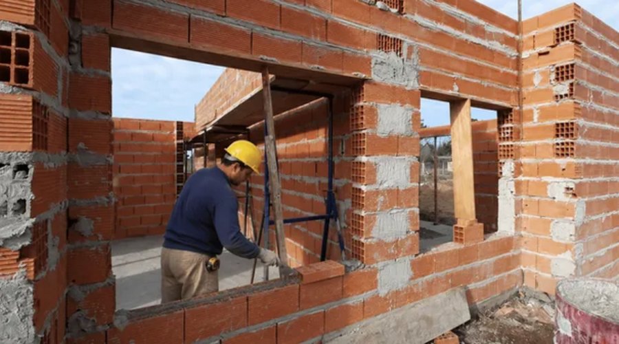 A trazar bien el presupuesto: Construir una casa de 60 m2 cuesta 86.000 dólares y sigue el alza de los costos