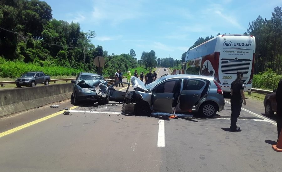 Misiones: Varios heridos tras un siniestro vial entre dos automóviles en inmediaciones del Puente Yabebiry, sobre la Ruta Nacional Nº 12