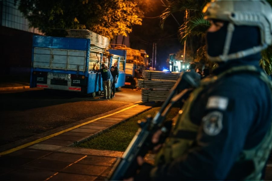 La Policía de Misiones, incautó más de dos toneladas de droga valuadas en casi ocho  millones de pesos, el procedimiento se concretó en un control vial en Apóstoles