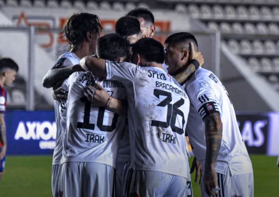Deportivo Riestra venció a San Lorenzo de Almagro por penales y avanzó a octavos de la Copa Argentina