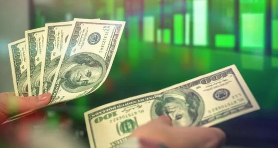 Fuerte impulso: El riesgo país cae 5% y los bonos en dólares rebotan con fuerza luego de la recategorización de Fitch