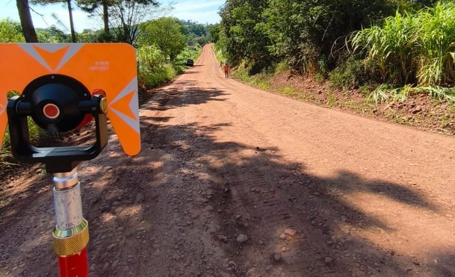 Misiones: La Dirección Provincial de Vialidad inició los trabajos para la construcción de obra básica y pavimento en la Ruta Provincial Nº 15