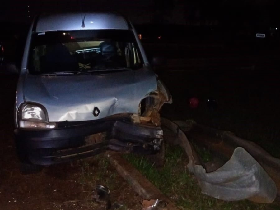 Sobre la Ruta Nacional Nº 12, hubo una colisión sin lesionados en la rotonda de acceso al Barrio El Lago en el Municipio de Candelaria