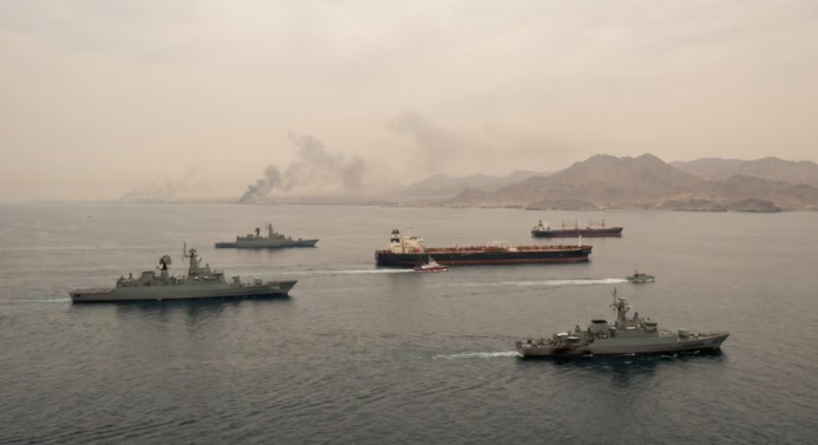 Estados Unidos pone en marcha el operativo “Proyecto Libertad” para escoltar a los barcos comerciales atrapados en el Estrecho de Ormuz